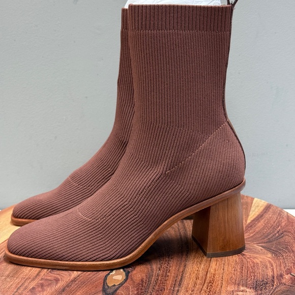 Dolce Vita Alaya Brown  Ribbed Booties Sz 7 - Picture 6 of 16